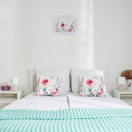 Ferienwohnung Szarka Vendeghaz Es Pince Mád Exterior foto