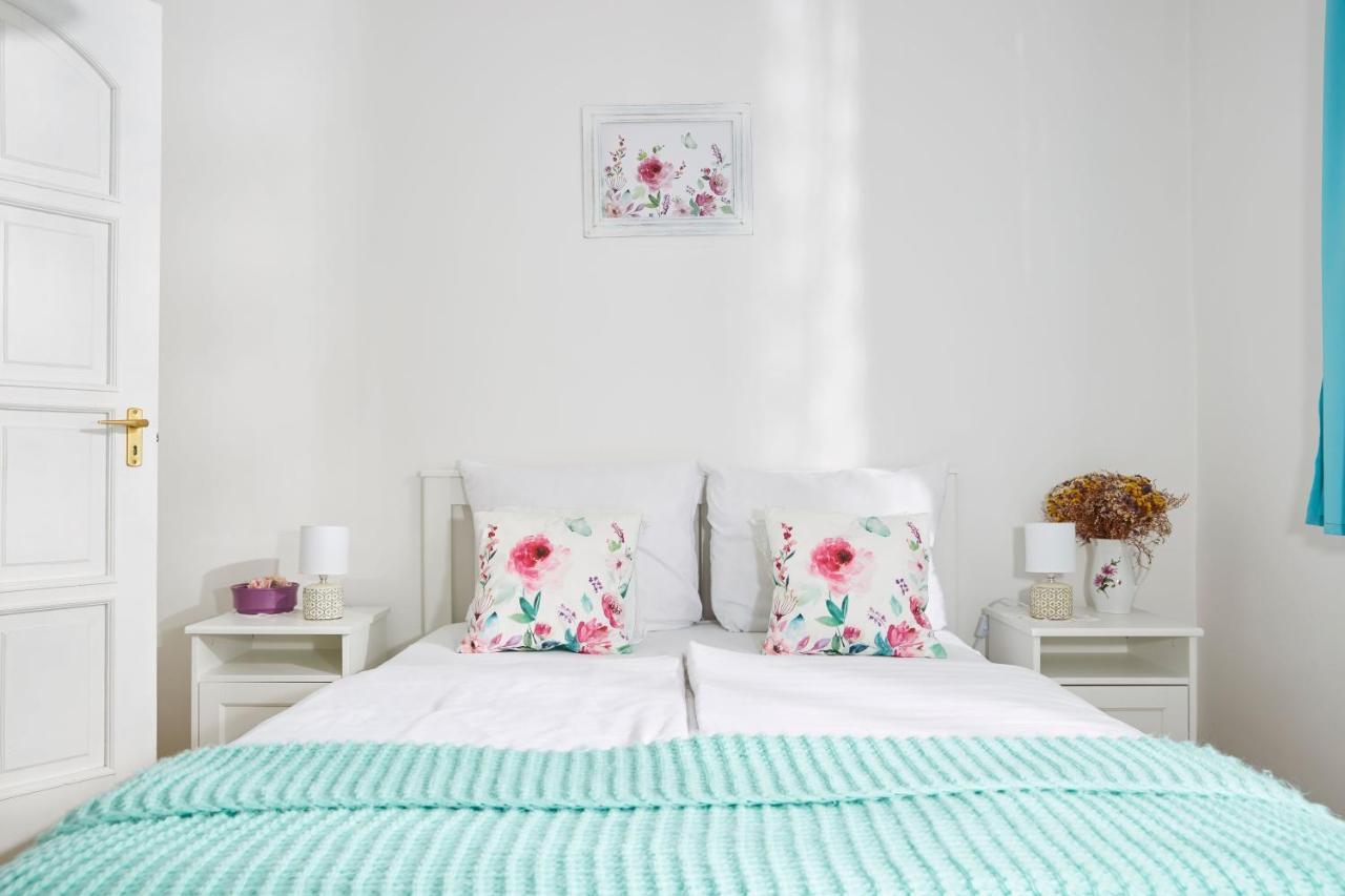 Ferienwohnung Szarka Vendeghaz Es Pince Mád Exterior foto
